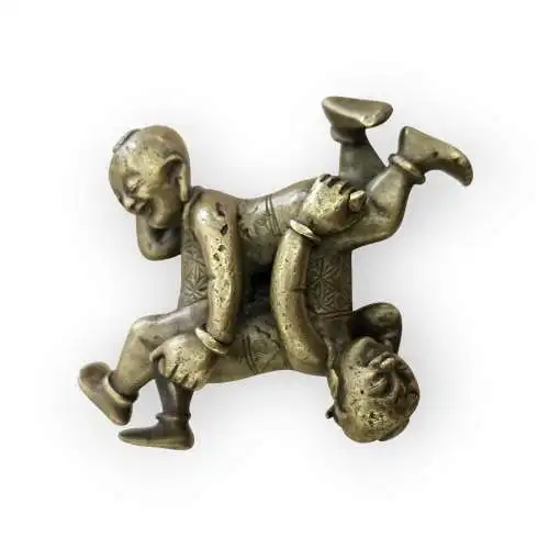 China - Skulptur zweier Akrobaten, Bronze vollplastisch 