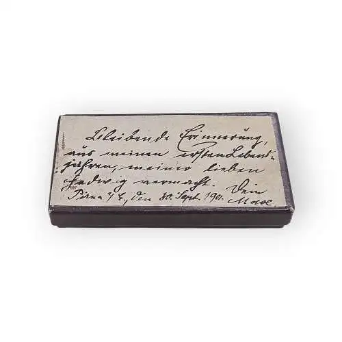 Schachtel mit 2 abgeschnittenen Locken Memorabilia 