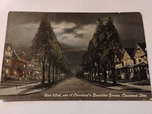 East 82nd, one of Cleveland´s Beautiful Streets - Cleveland Ohio Postkarte: