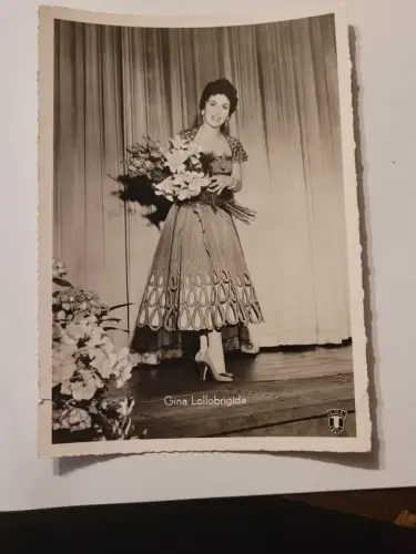 Gina Lollobrigida Postkarte: