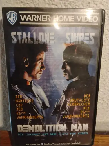Demolition Man (VHS)