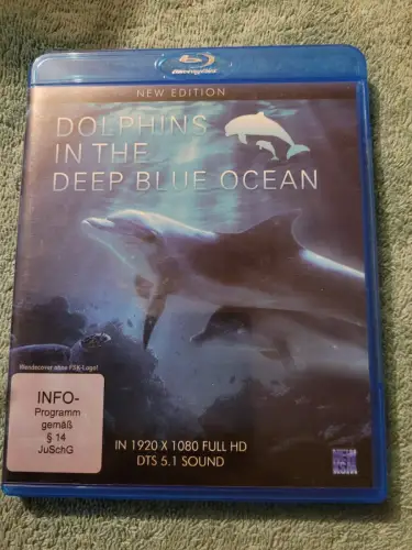 Dolphins in the Deep Blue Ocean (Blu-ray)