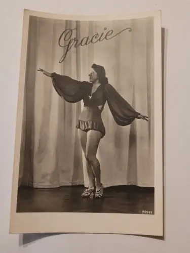 Gracie Postkarte: