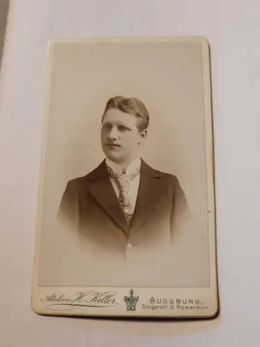 Junger Mann (4) Foto: