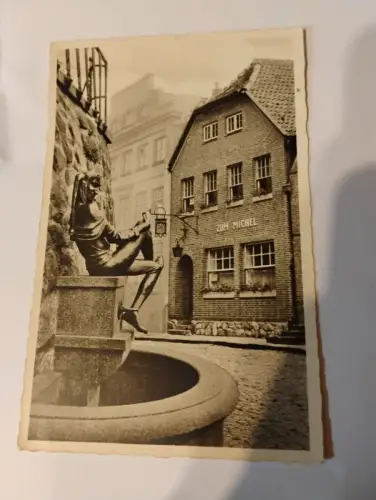 Eulenspiegelbrunnen mit alter Gaststätte - Mölln/Lbg. Postkarte: