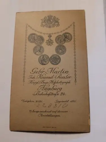 Junge mit Kerze (2) Foto: