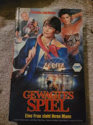 Gewagtes Spiel - Eine Frau steht Ihren Mann (VHS)