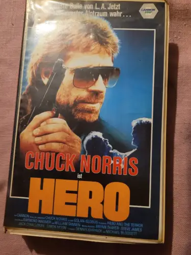 Hero (Grosse Hülle) (VHS)