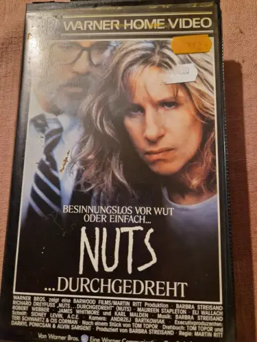Nuts ... Durchgedreht (VHS)