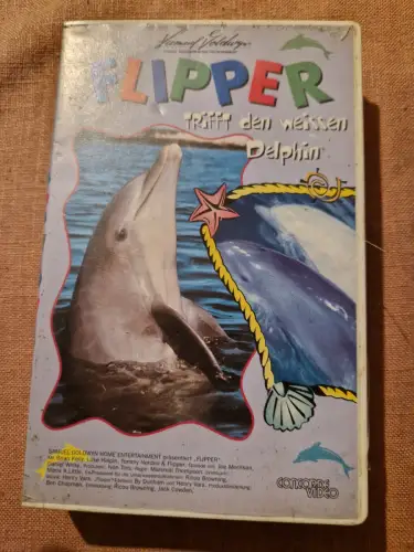 Flipper - Trifft den weißen Delphin [VHS]