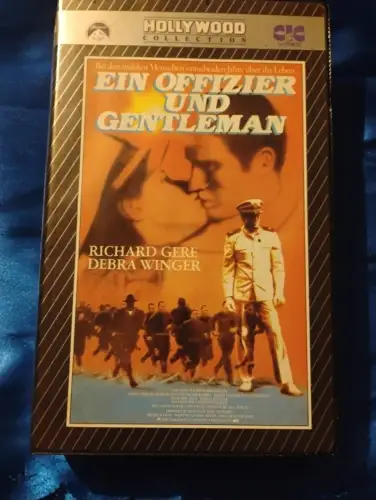 Ein Offizier und Gentleman [VHS]