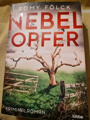 Nebelopfer (Mängelexemplar) Kriminalroman. Atmosphärische Spannung aus Norddeuts