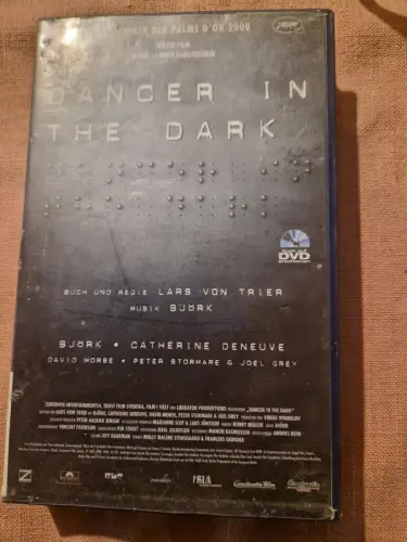 Dancer in the Dark [VHS]