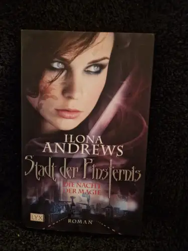 Stadt der Finsternis - Die Nacht der Magie Andrews, Ilona und Jochen Schwarzer: