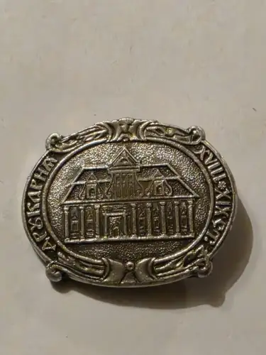 Alter Anstecker Gebäude