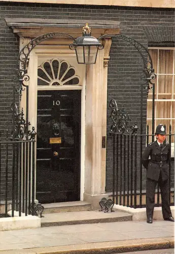 B87679 london police man uk