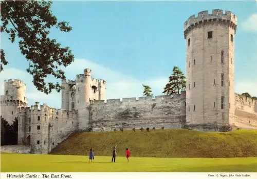B87828 the east front warwick castle uk