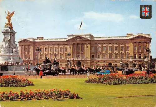 BR91485 London Buckingham Palace and Victoria Memorial UK