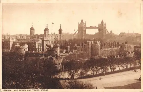BR80661 london the tower and tower bridge uk