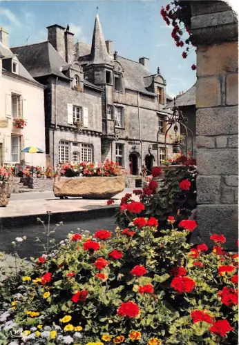 BR13484 Place du Puits Rochefort en Terre france