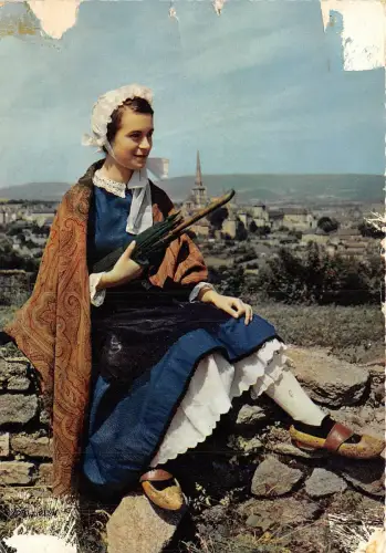 BR2760 Jeune Morvandelle Les Morvandiaux d Autun femmes damen france