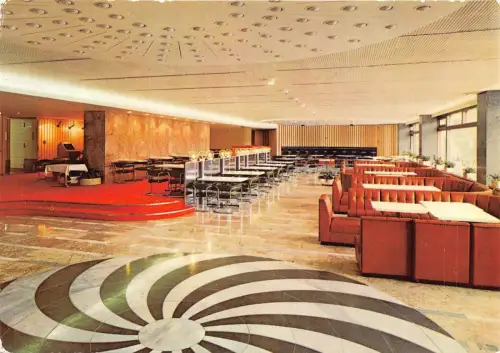 BR15007 Palaser der republik Jugendtreff Berlin germany