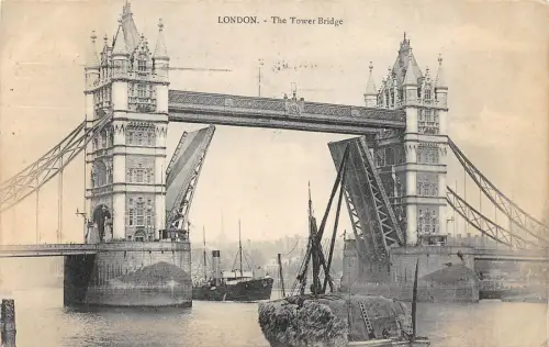 BR65112 london the tower bridge ship bridge uk