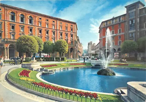 B66158 Italia Bologna Piazza dei Martiri italy