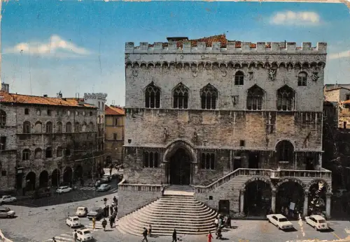 B58308 Rathaus Palast Perugia Italien
