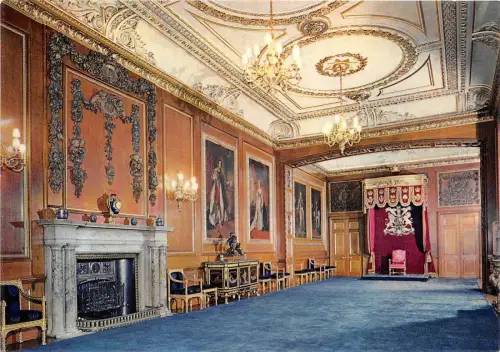 B87915 the garter three room windsor castle uk