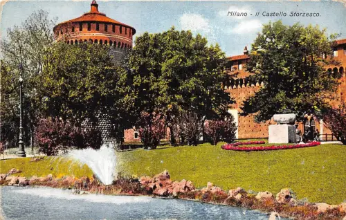 B39561 MIlano Il Castello Sforzesco italy