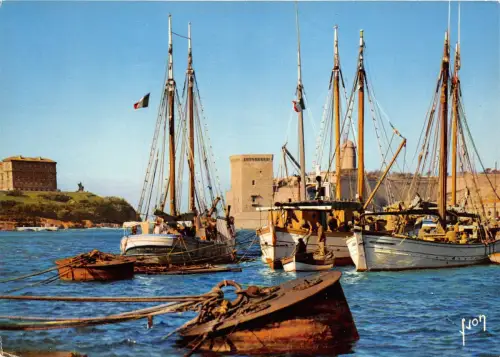 BR15843 Marseille Entree du Vieux Port Schiff Bateaux France