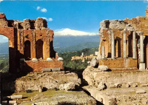 BR21389 Taormina La scna del millenario teatro con l etna italy