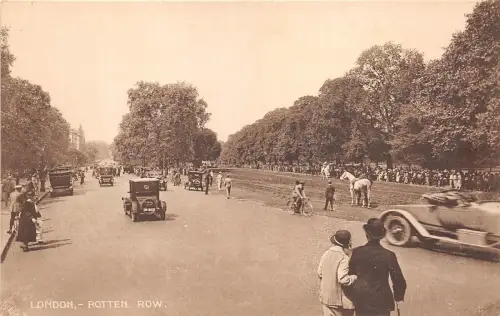 B85923 car voiture horse rotten row london uk