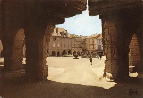 BR11102 Sauveterre de Rouergue Place des arcades france