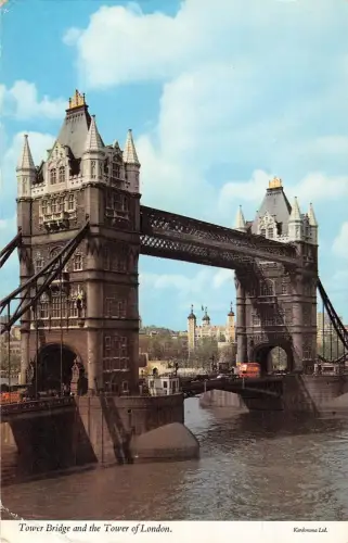 BR92218 Tower Bridge and the Tower of London UK