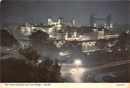 BT17994 the tower of london and tower bridge floodlit uk