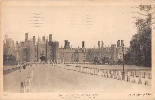 uk3774 hampton court palace western approach london real photo uk