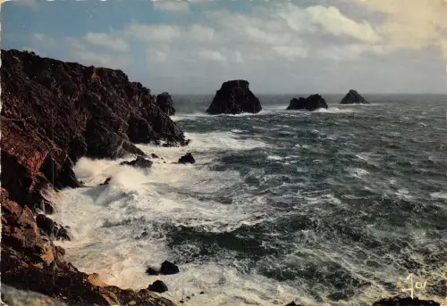 BR1135 Les Tas de Pois par mer agitee a la pointe de Pen hir camaret france