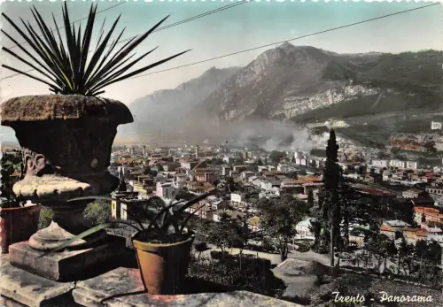 B47669 Trient Panorama Italien