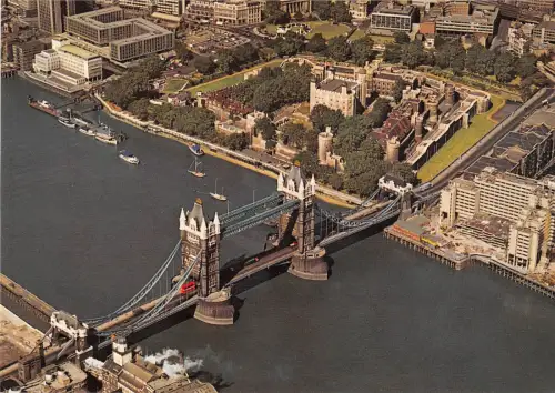 uk4982 air view tower of london uk