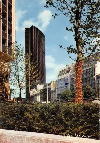 BR585 Frankreich Paris Tour Maine Montparnasse