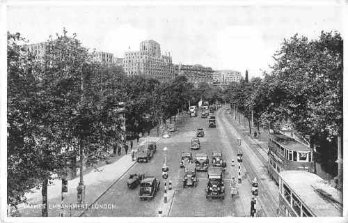 uk3718 thames embankment london car real photo uk oldtimer