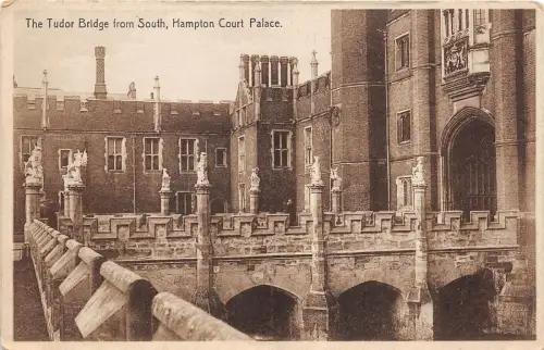 BR58887 die Tudorbrücke vom South Hampton Court Palace UK