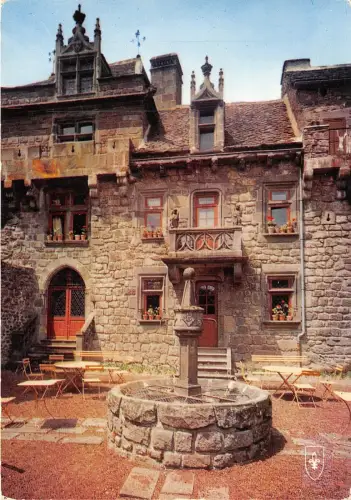 B49970 Besse en Chandesse tres belle maison ancienne Auvergne Frankreich