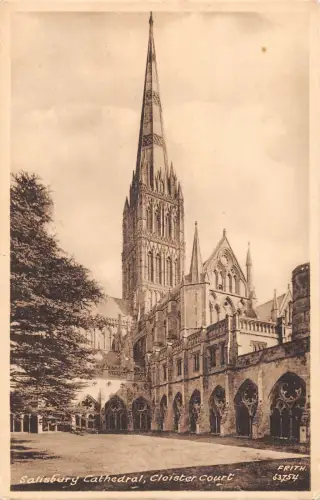 uk24619 cloisters court salisbury cathedral real photo uk