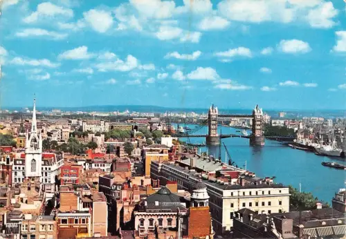 BR91689 the pool of london tower bridge london uk