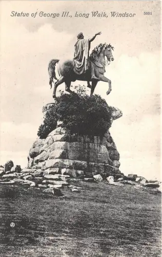 BF34339 Statue von George III Long Walk Windsor UK Front/Back Scan
