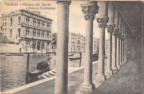 B5744 Venezia Fondaco dei Turchi e Palazzo Vendramin