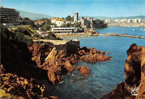 BG18230 la napoule plage vue generale sur la plage et le chateau france